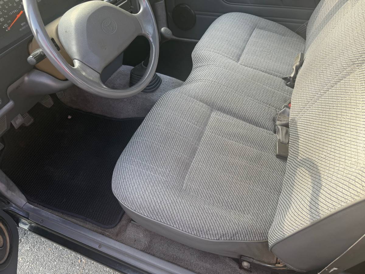 Toyota-pickup-truck-1995-4