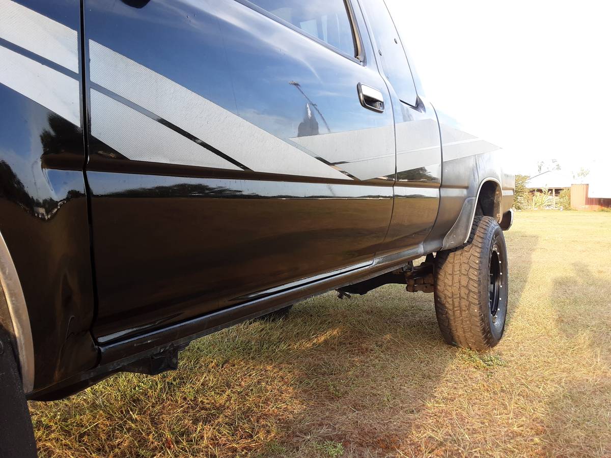 Toyota-pickup-truck-4x4-1989-black-10