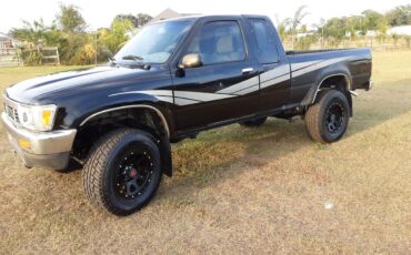 Toyota-pickup-truck-4x4-1989-black-11