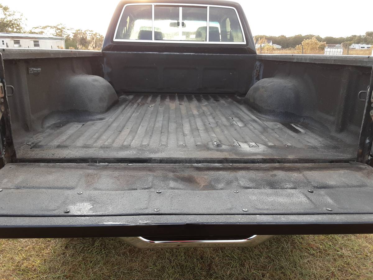 Toyota-pickup-truck-4x4-1989-black-14