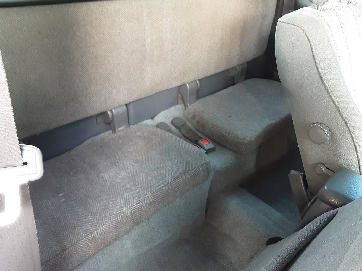 Toyota-pickup-truck-4x4-1989-black-17