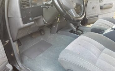 Toyota-pickup-truck-4x4-1989-black-18