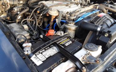 Toyota-pickup-truck-4x4-1989-black-2