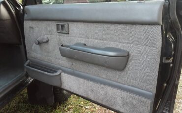 Toyota-pickup-truck-4x4-1989-black-5