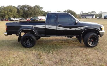 Toyota-pickup-truck-4x4-1989-black-8