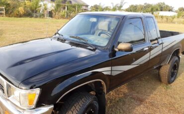 Toyota-pickup-truck-4x4-1989-black-9