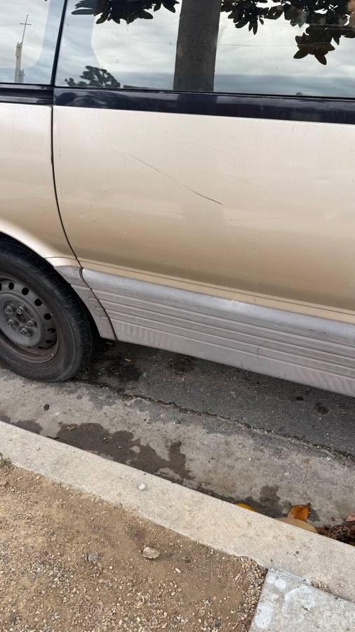 Toyota-previa-1991-brown-21