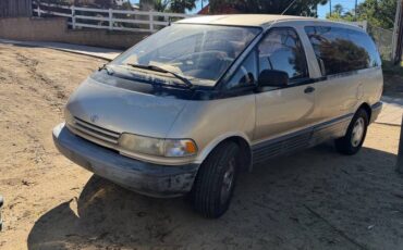 Toyota-previa-1992