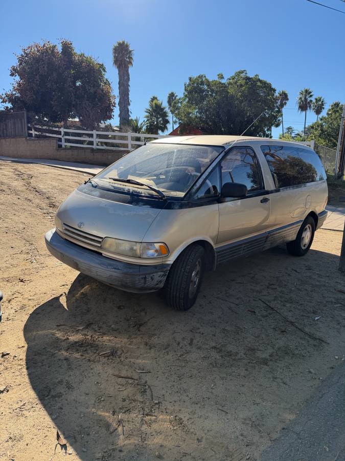 Toyota-previa-1992