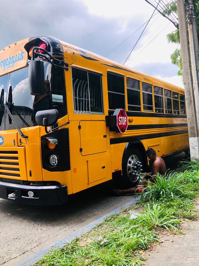 Toyota-previa-1993-red-9