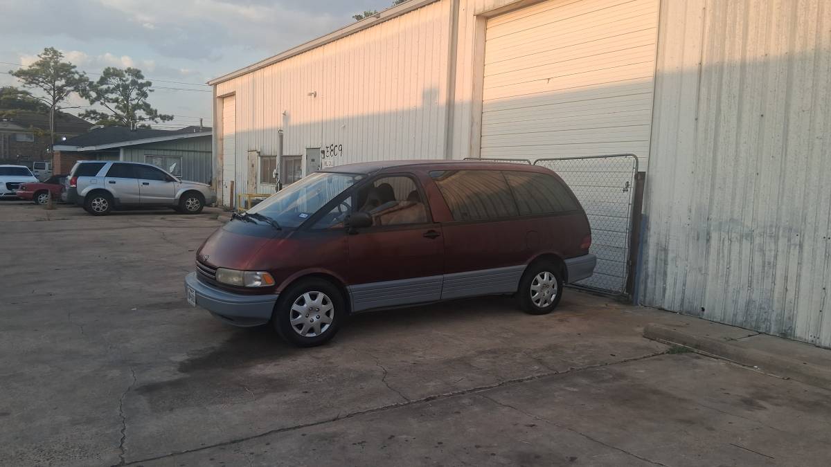 Toyota-previa-1993-red
