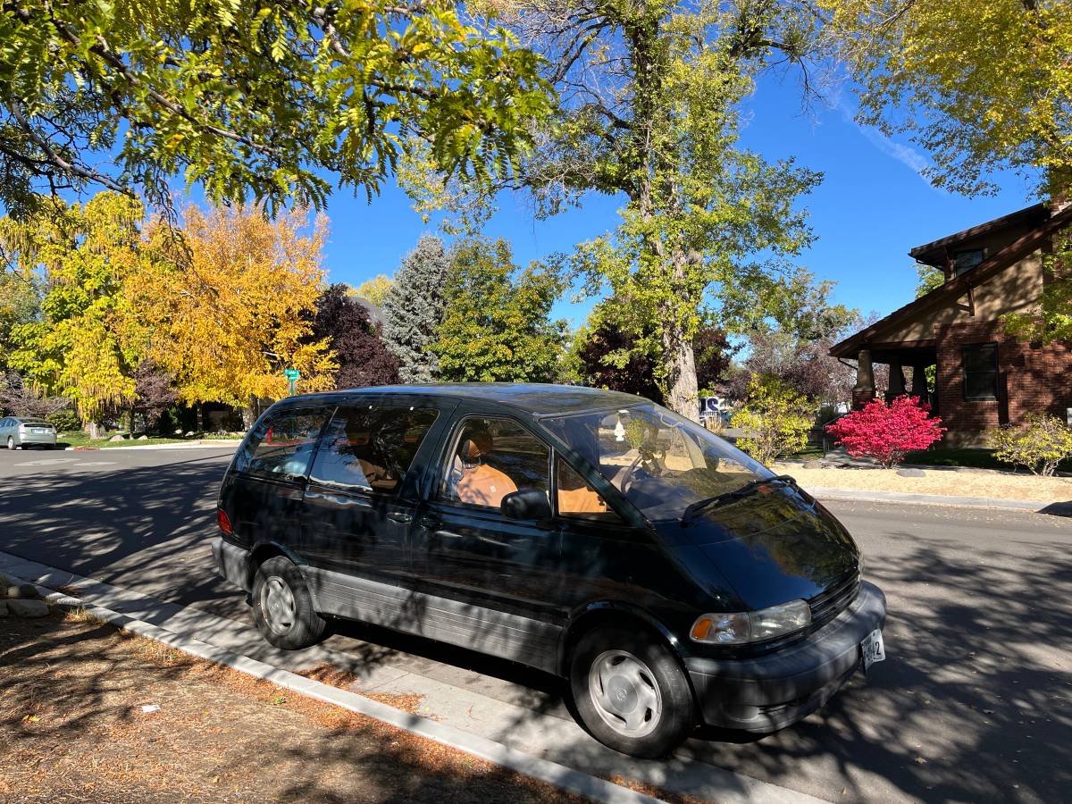 Toyota-previa-1995-2
