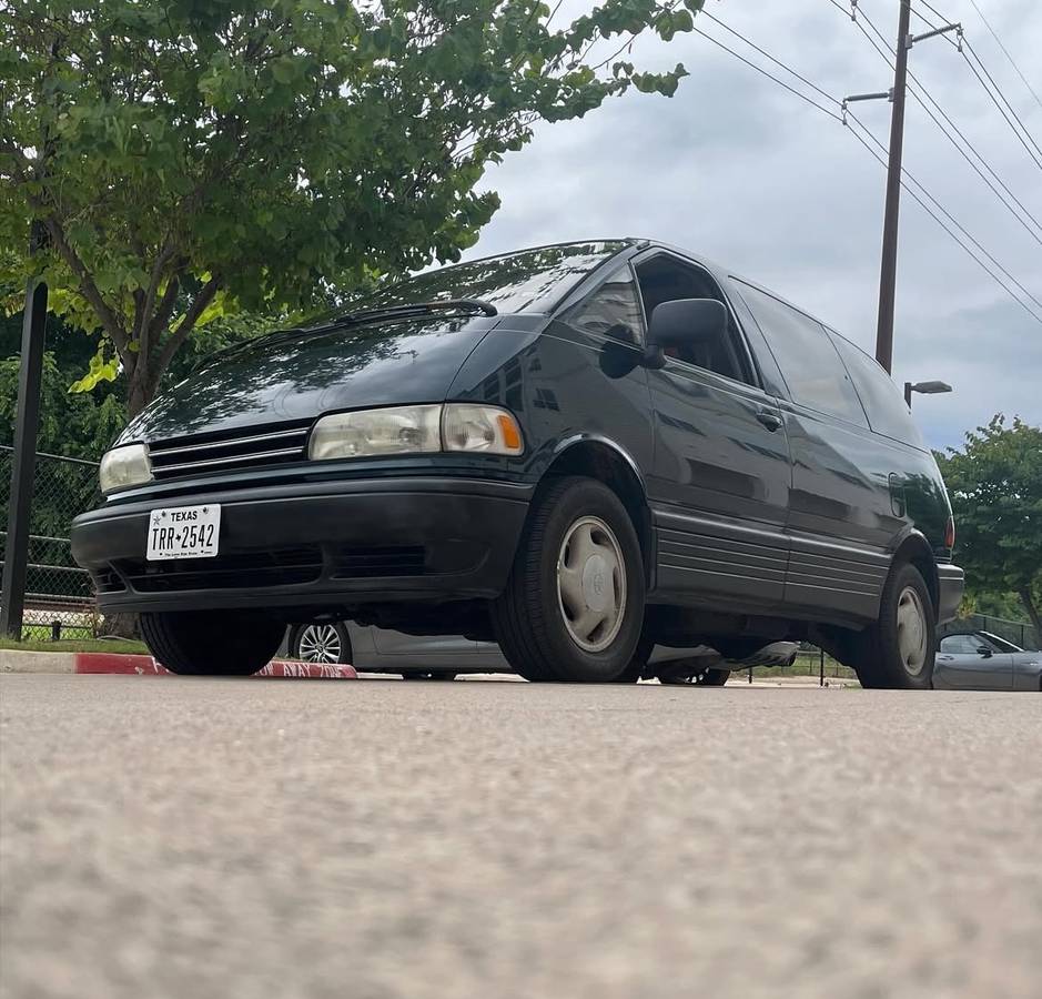 Toyota-previa-1995-3