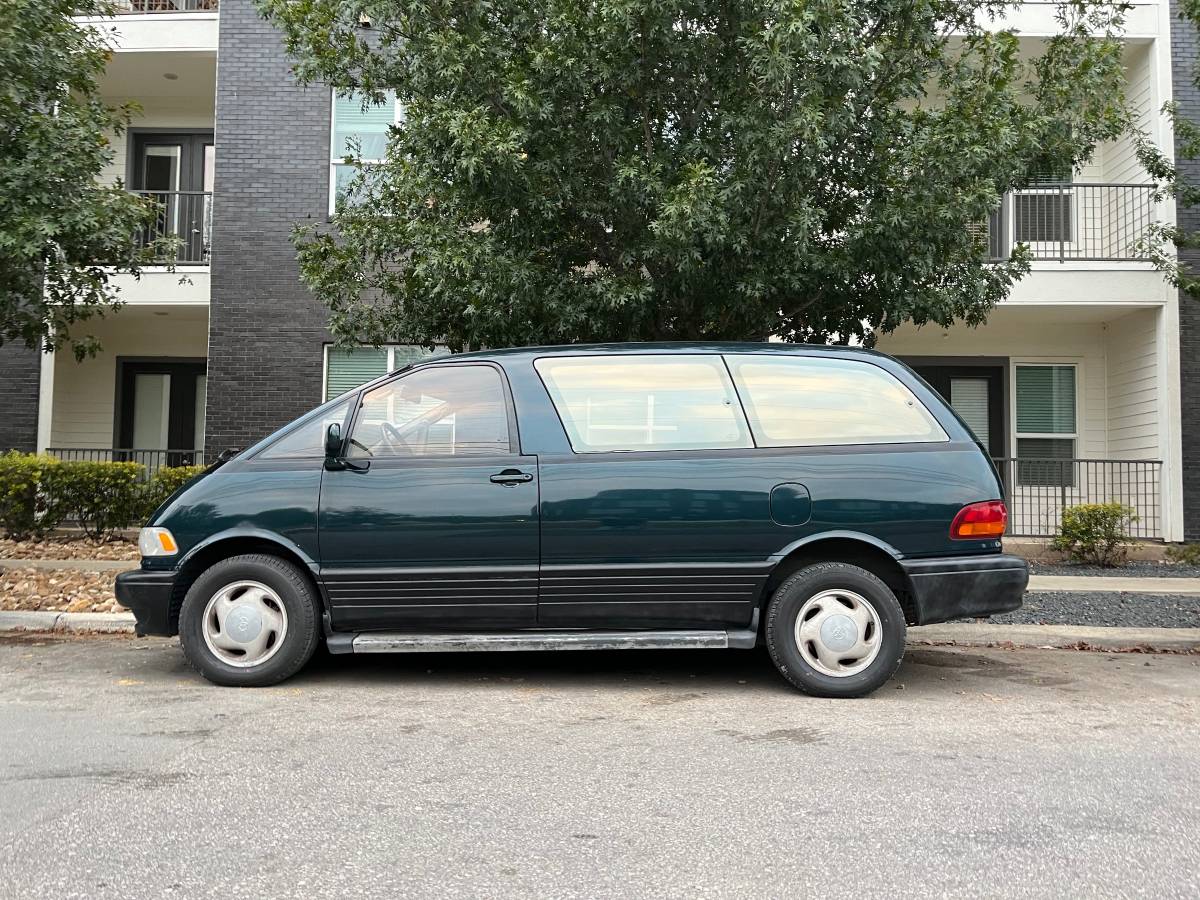 Toyota-previa-1995-5