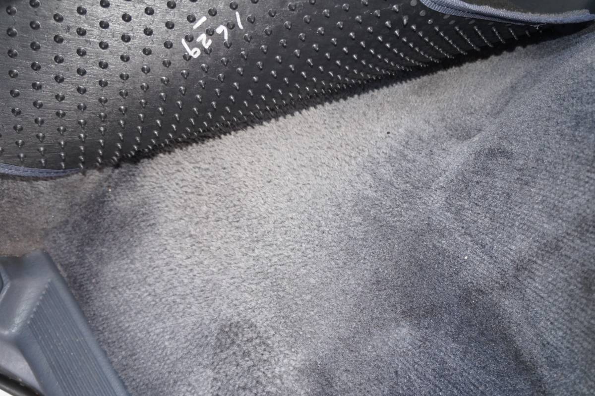 Toyota-previa-1995-white-10