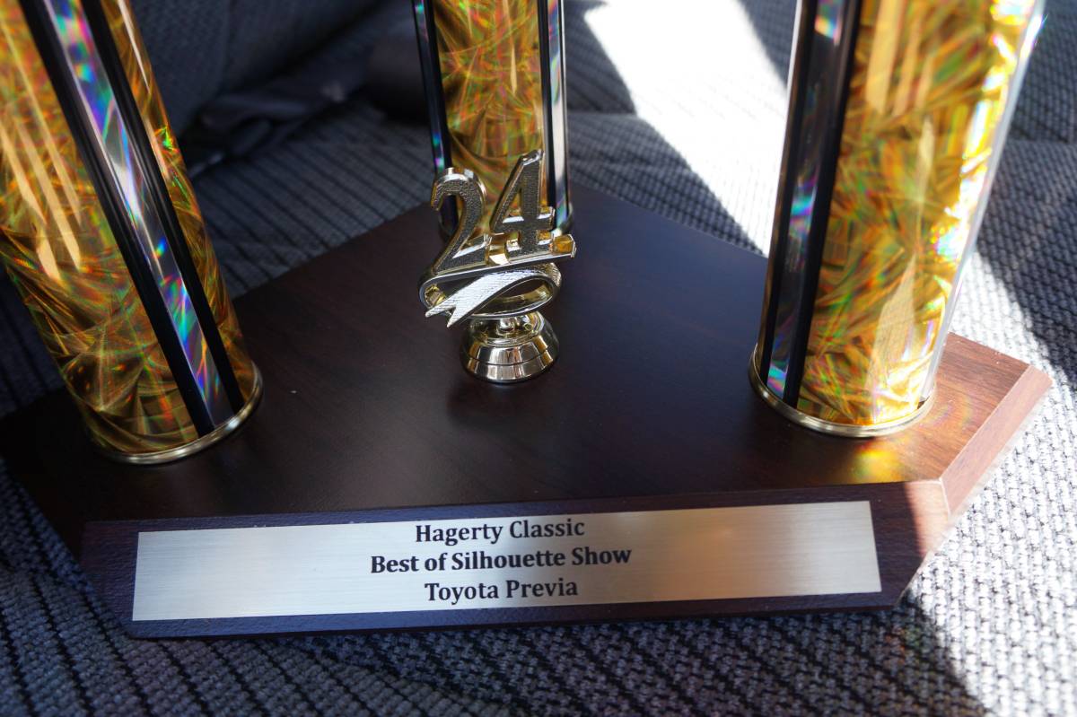 Toyota-previa-1995-white-3