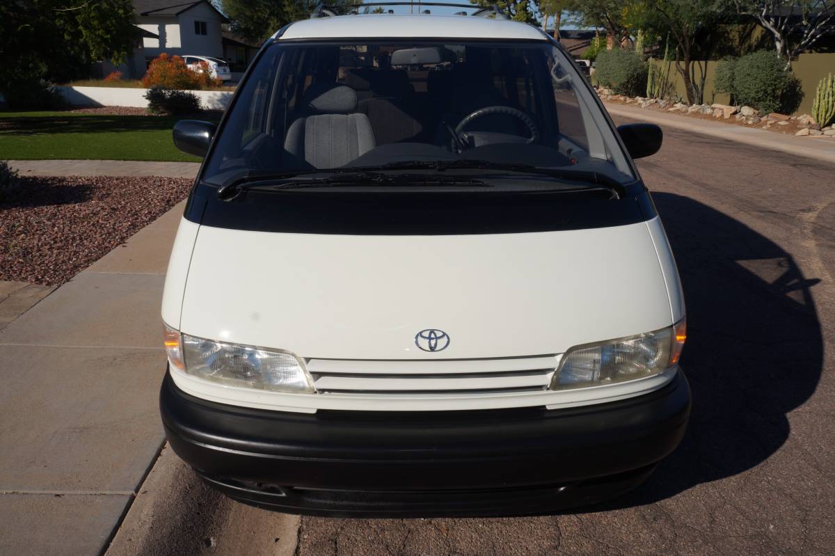 Toyota-previa-1995-white-6