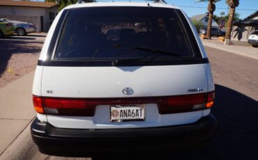 Toyota-previa-1995-white-7