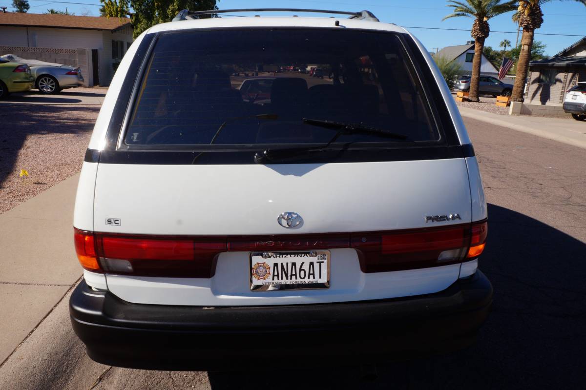 Toyota-previa-1995-white-7