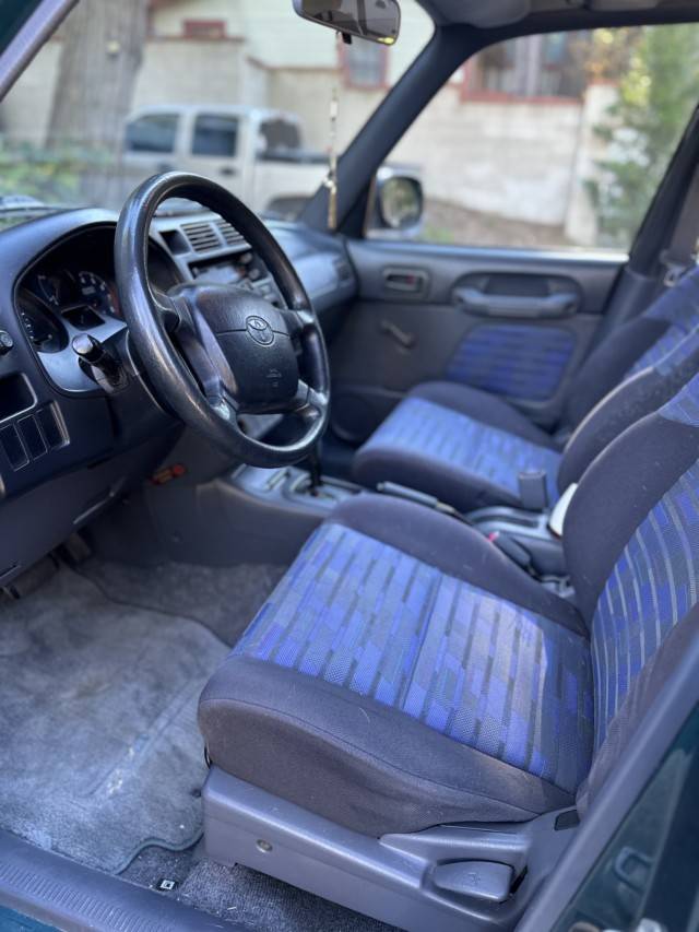 Toyota-rav4-1996-4