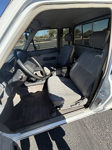 Toyota-sr5-xtra-cab-4x4-1985-white-10