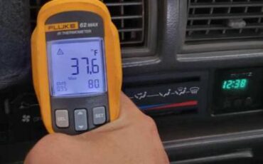 Toyota-sr5-xtra-cab-4x4-1985-white-11