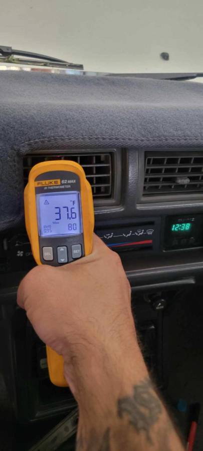 Toyota-sr5-xtra-cab-4x4-1985-white-11