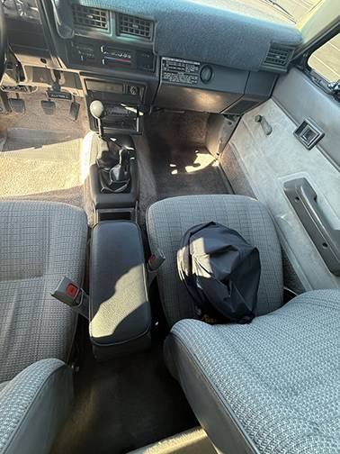 Toyota-sr5-xtra-cab-4x4-1985-white-13