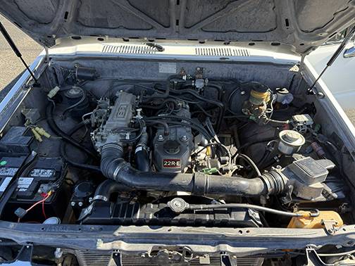 Toyota-sr5-xtra-cab-4x4-1985-white-15