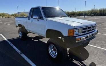 Toyota-sr5-xtra-cab-4x4-1985-white-6