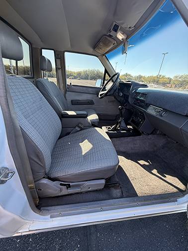 Toyota-sr5-xtra-cab-4x4-1985-white-7