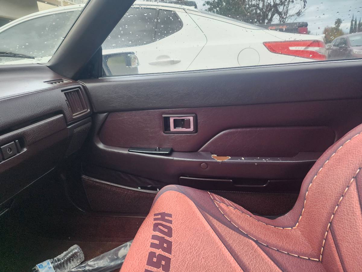 Toyota-supra-1985-white-10