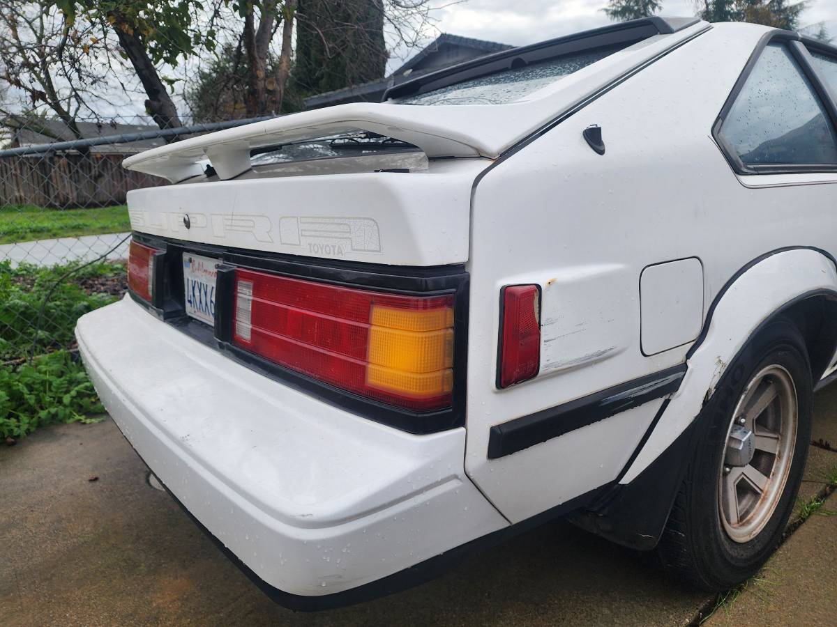 Toyota-supra-1985-white-17