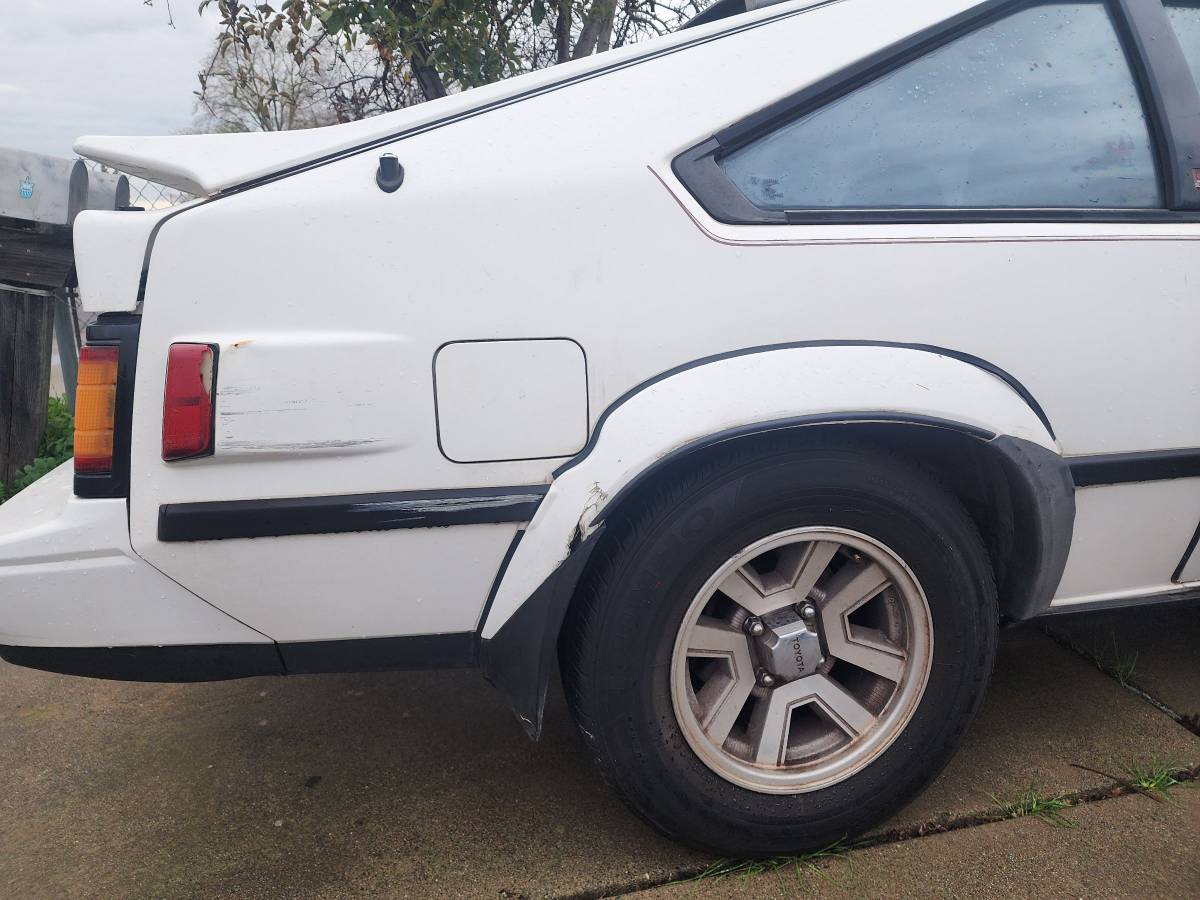 Toyota-supra-1985-white-18