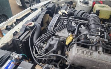 Toyota-supra-1985-white-19