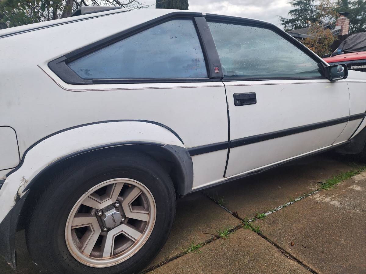 Toyota-supra-1985-white-22