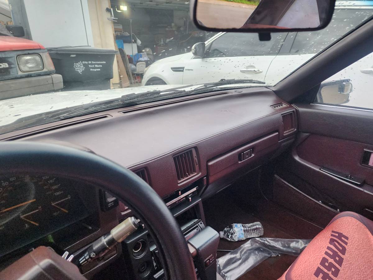 Toyota-supra-1985-white-4