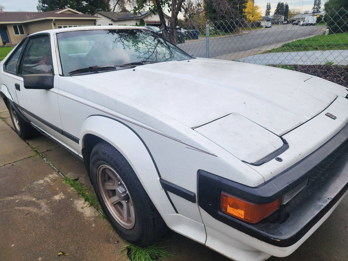 Toyota-supra-1985-white-6