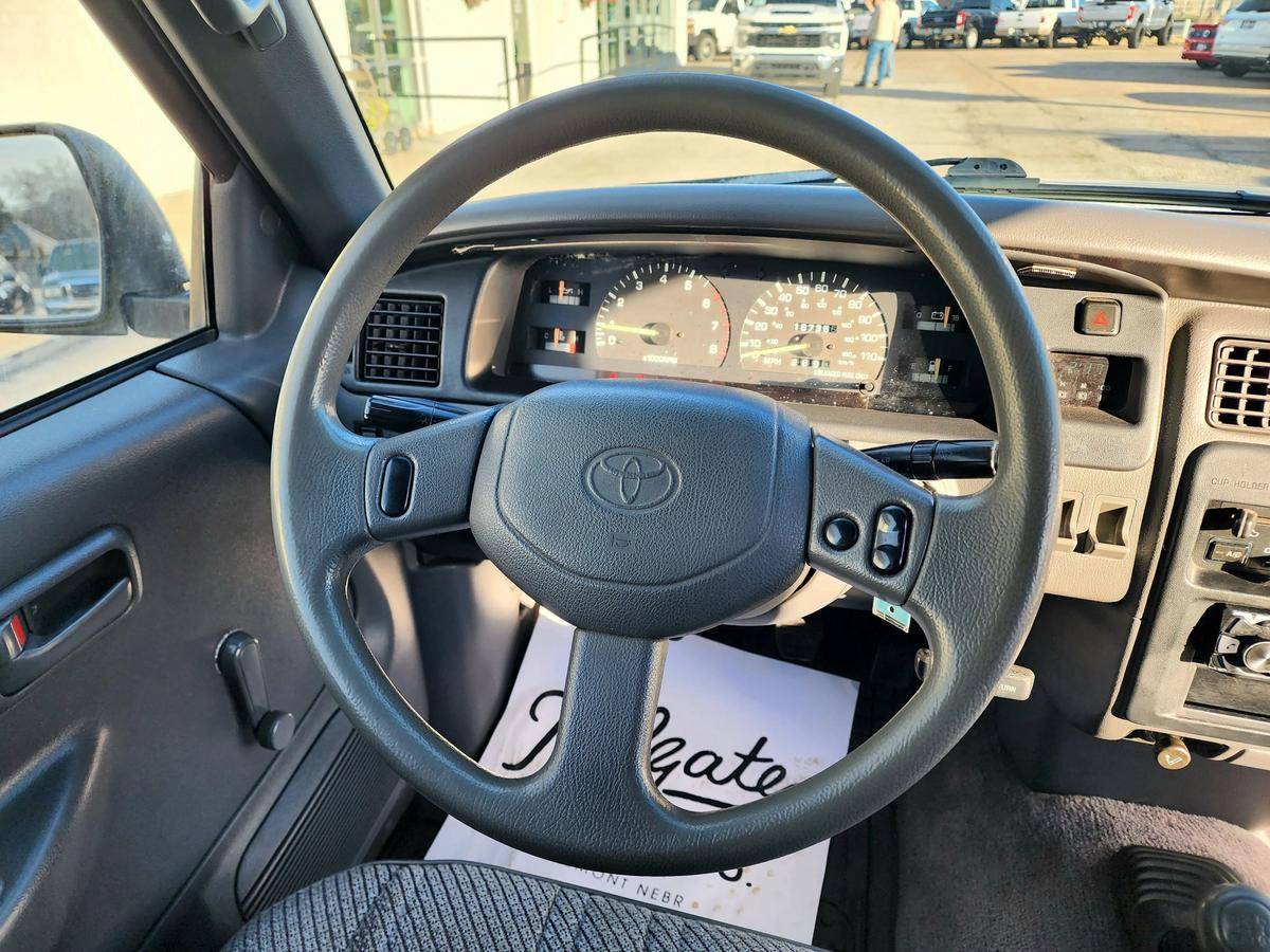 Toyota-t100-1993-white-8