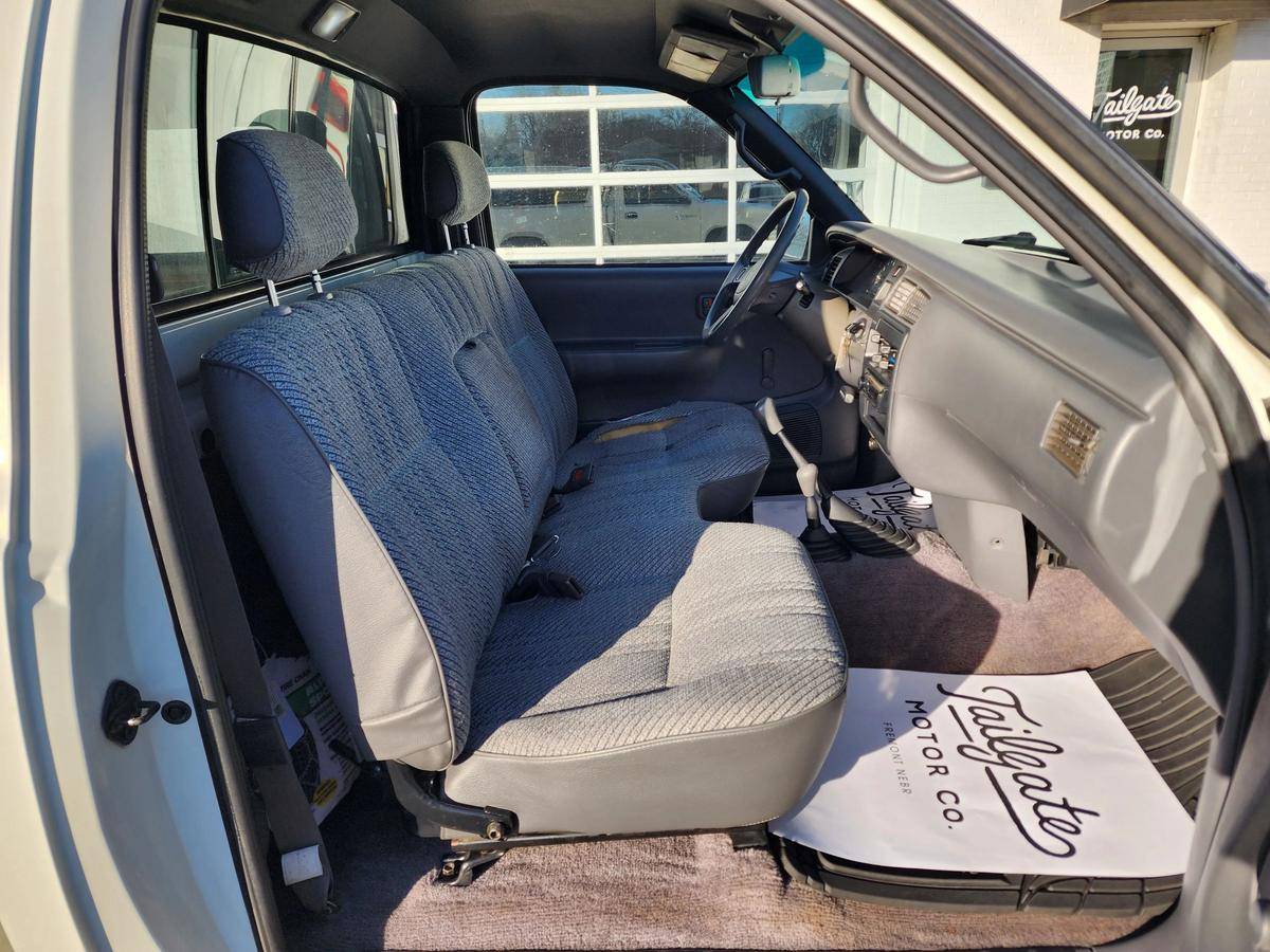 Toyota-t100-1993-white-9