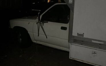 Toyota-tacoma-1989-white-3