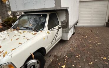 Toyota-tacoma-1989-white