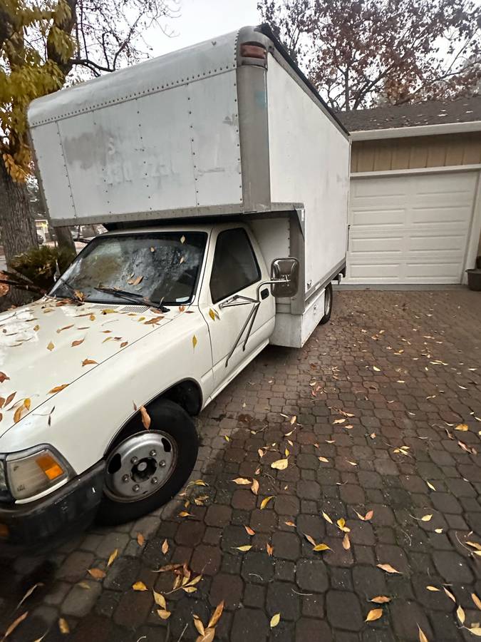 Toyota-tacoma-1989-white