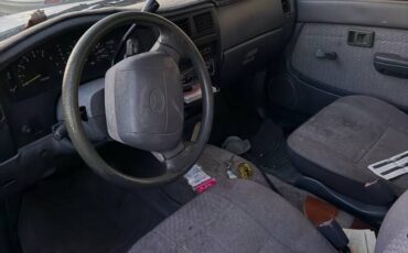 Toyota-tacoma-1995-white-1