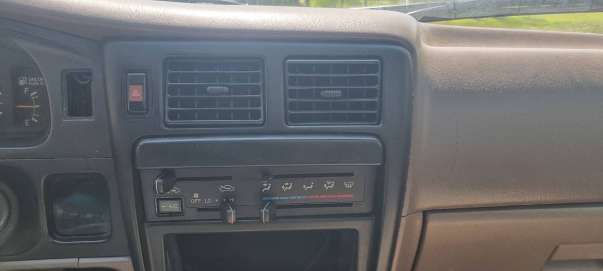 Toyota-tacoma-1995-white-3