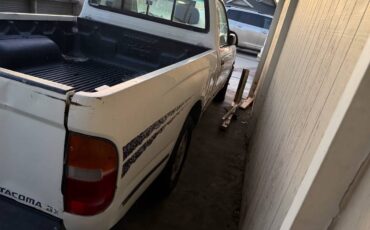 Toyota-tacoma-1995-white-3