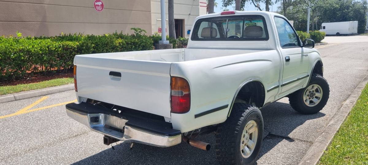 Toyota-tacoma-1995-white-7