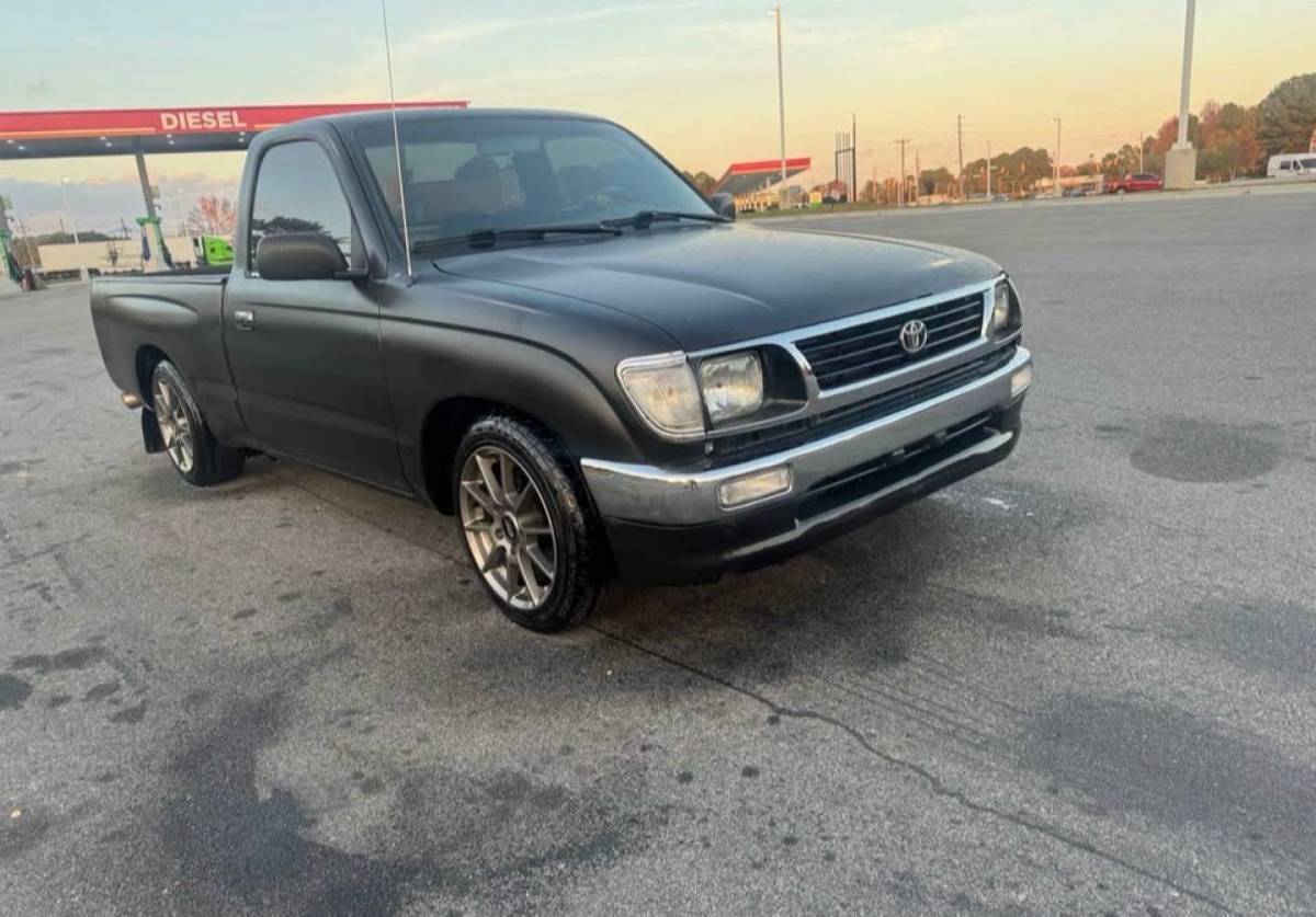 Toyota-tacoma-1996-black-1