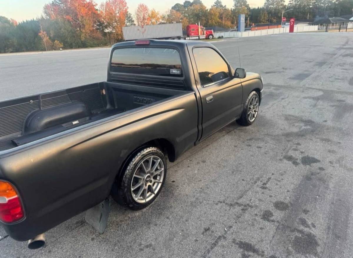 Toyota-tacoma-1996-black-2