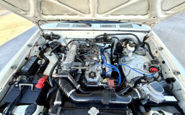 Toyota-tacoma-2wd-1992-white-10